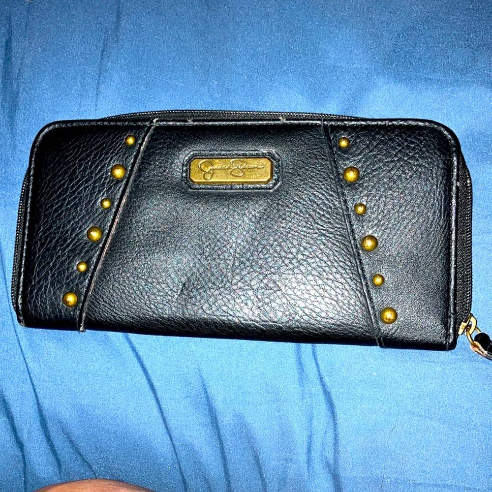 GUC BLACK FULL SIZE WALLET